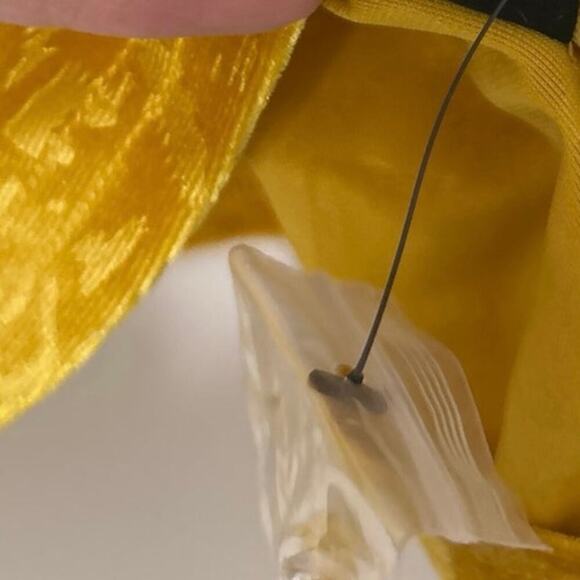 DG2 By Diane Gilman NWT Velvet Burnout Puff Sleeve Top Yellow Gold Size Large - Picture 15 of 15